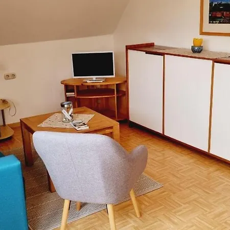 Guest house Fewo-1-og-links *